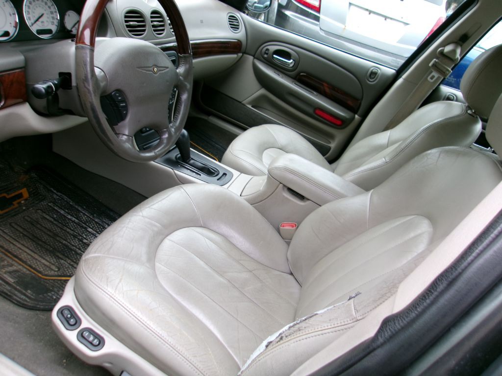 2004 Chrysler 300M Image 6