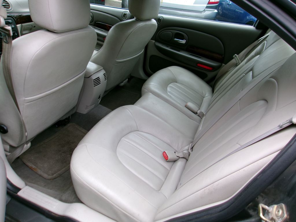 2004 Chrysler 300M Image 7