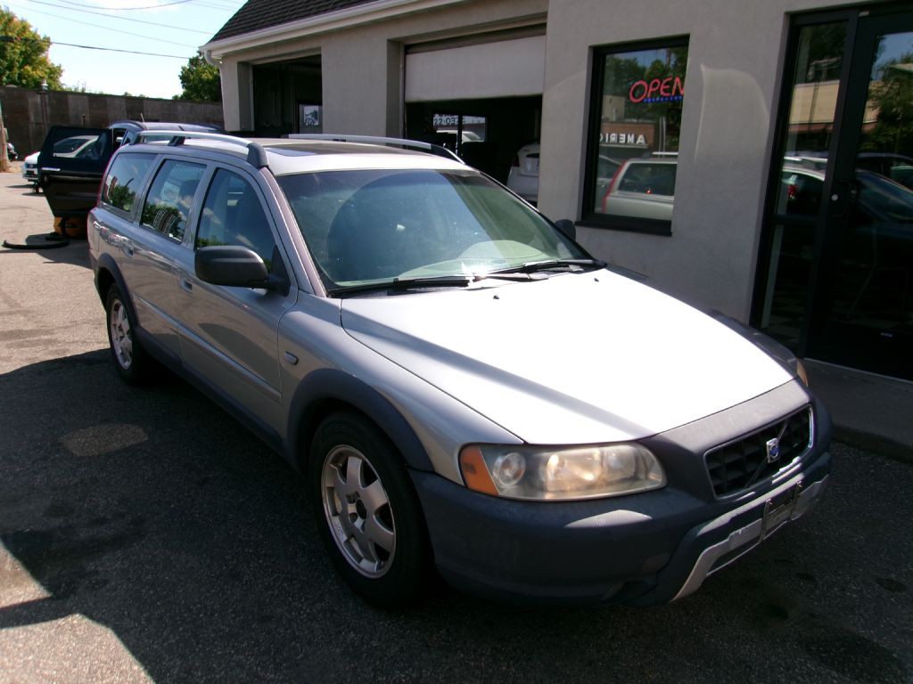 2005 Volvo XC70 Image 3
