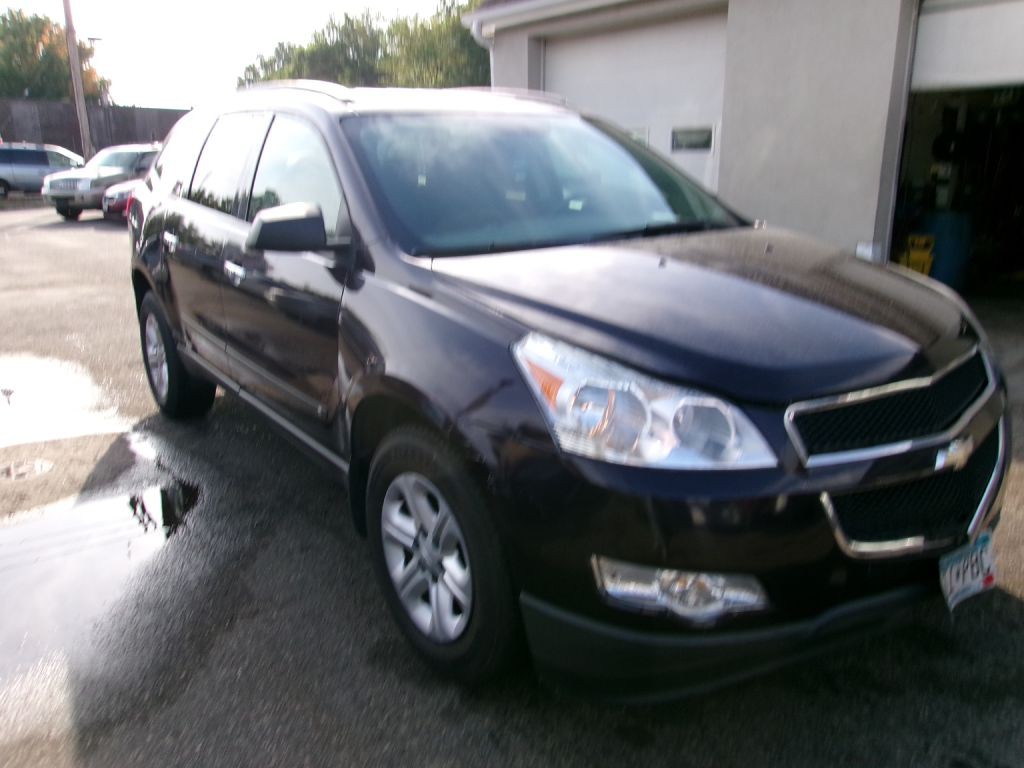 2010 Chevrolet Traverse Image 3