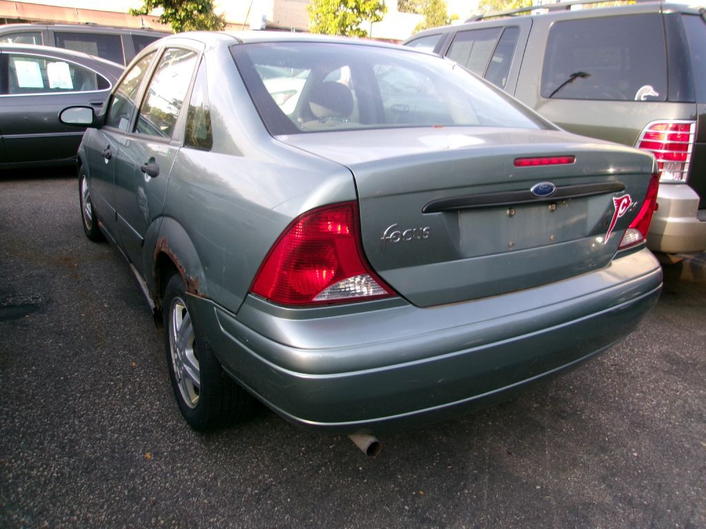 2004 Ford Focus Image 5