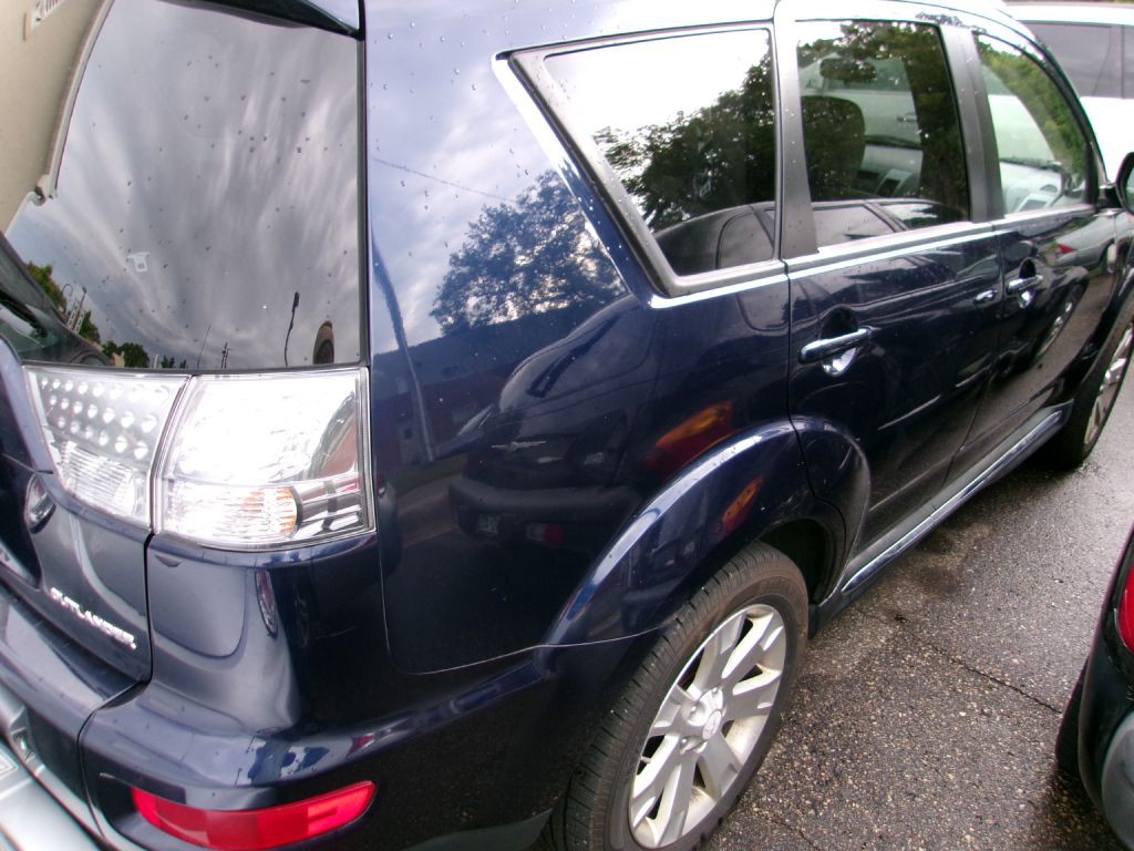2010 Mitsubishi Outlander Image 6