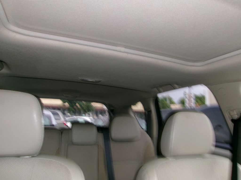 2010 Mitsubishi Outlander Image 8