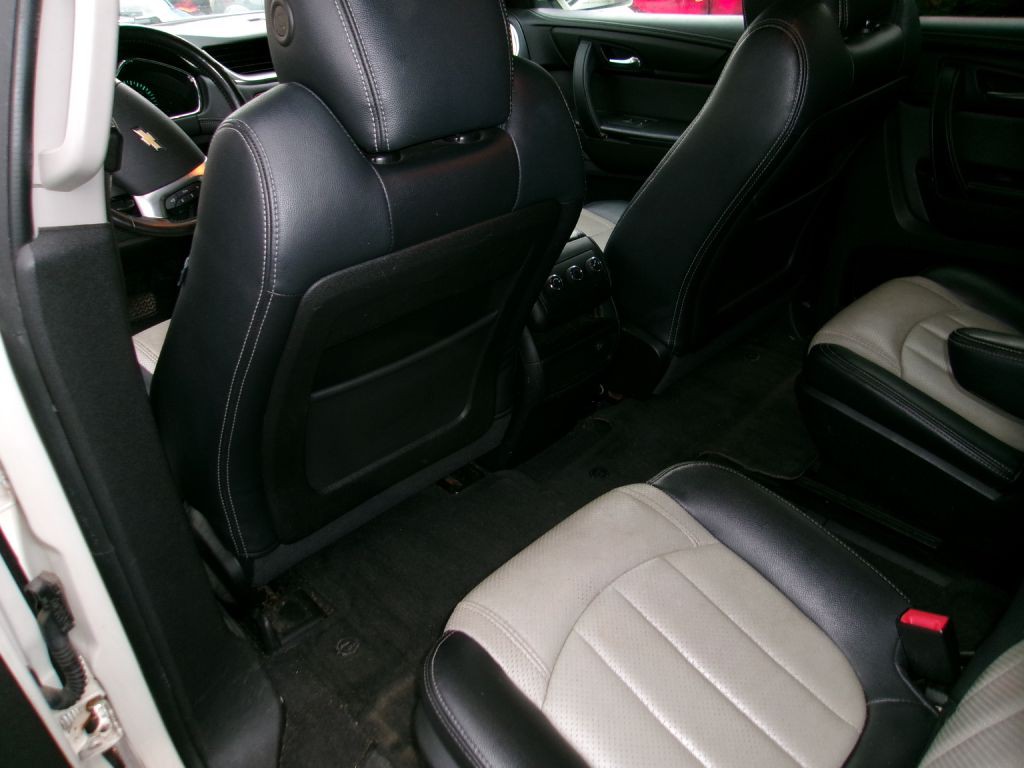 2013 Chevrolet Traverse Image 4
