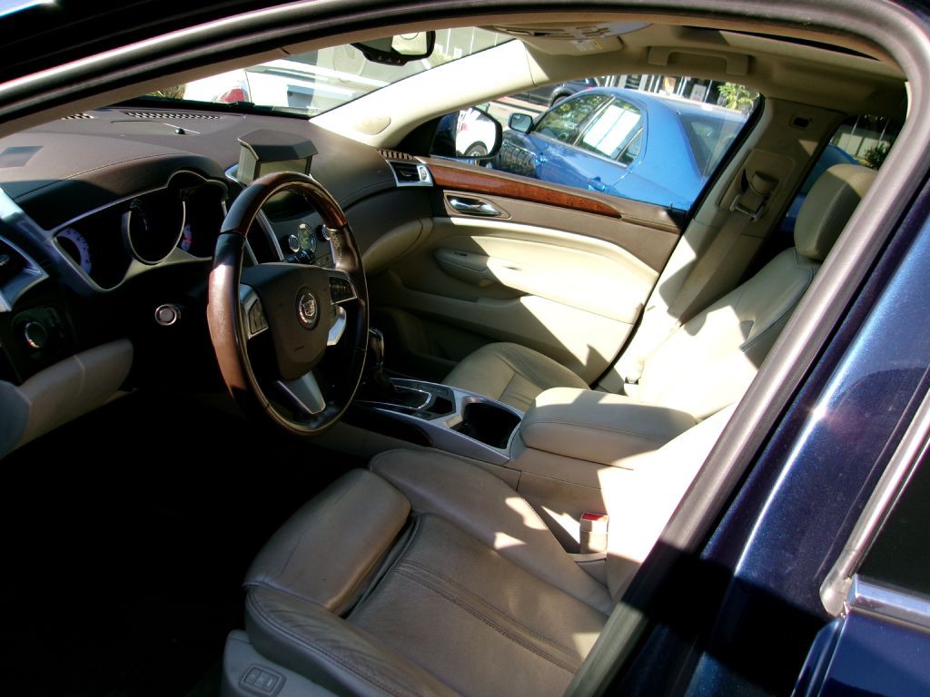 2011 Cadillac SRX Image 7