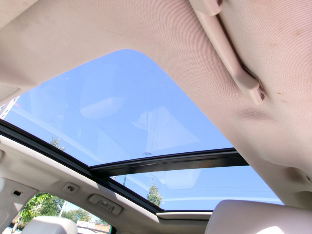 2011 Cadillac SRX Image 9