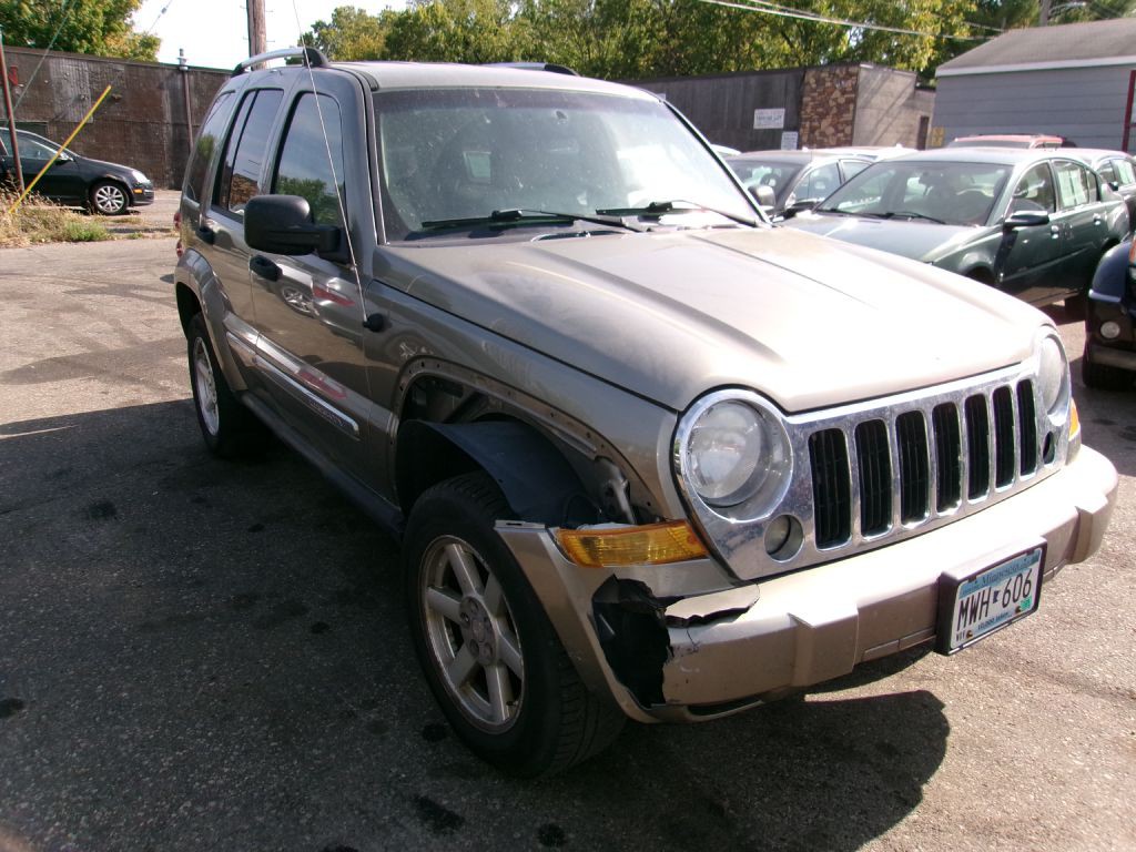 2007 Jeep Liberty Image 3