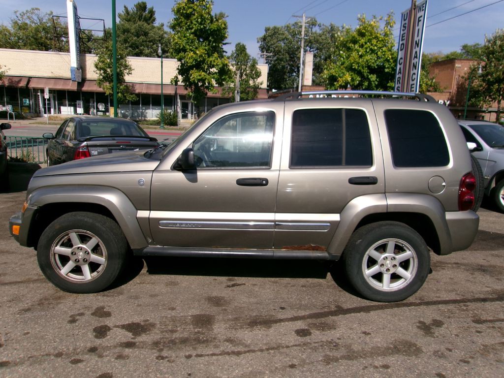 2007 Jeep Liberty Image 4