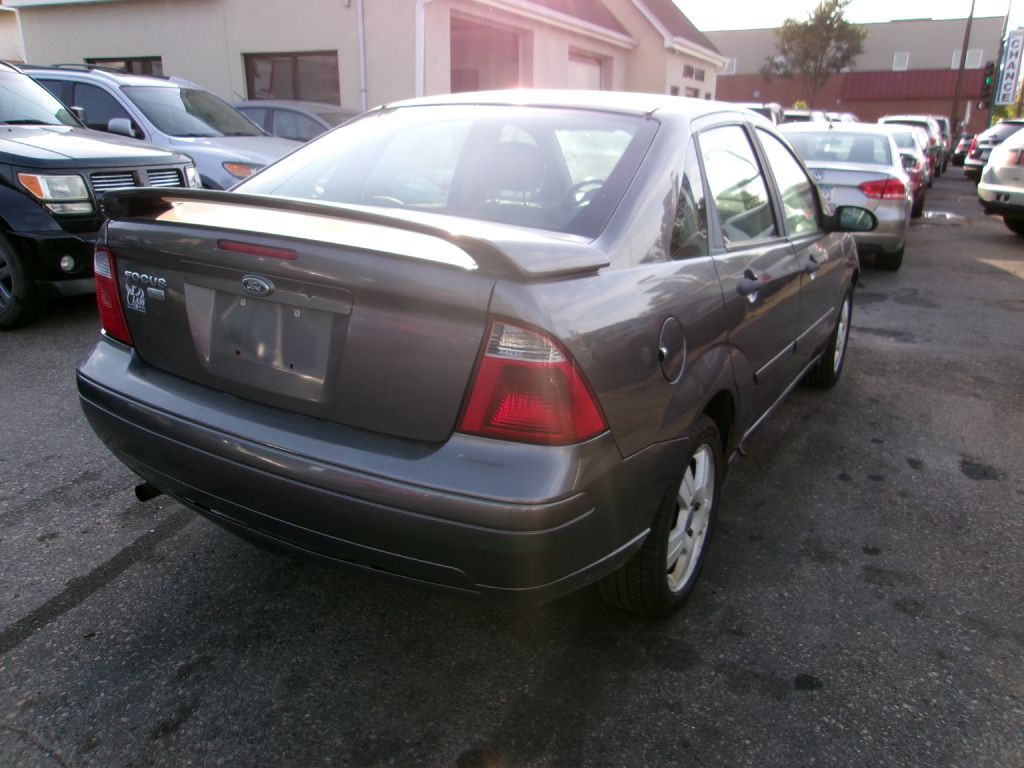 2007 Ford Focus Image 4