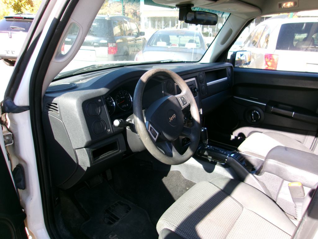 2010 Jeep Commander Image 6