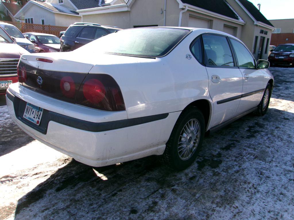 2001 Chevrolet Impala Image 2