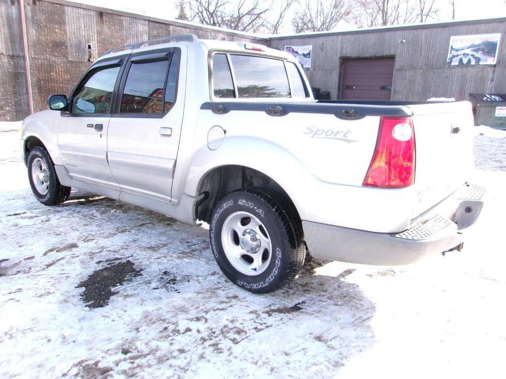 2002 Ford Explorer Image 2