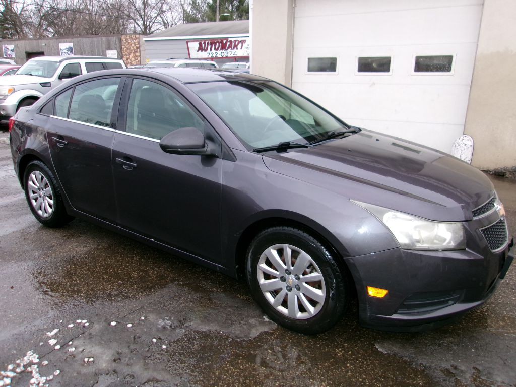 2011 Chevrolet Cruze Image 1