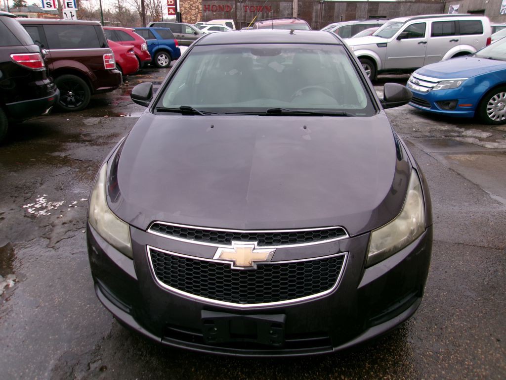 2011 Chevrolet Cruze Image 3