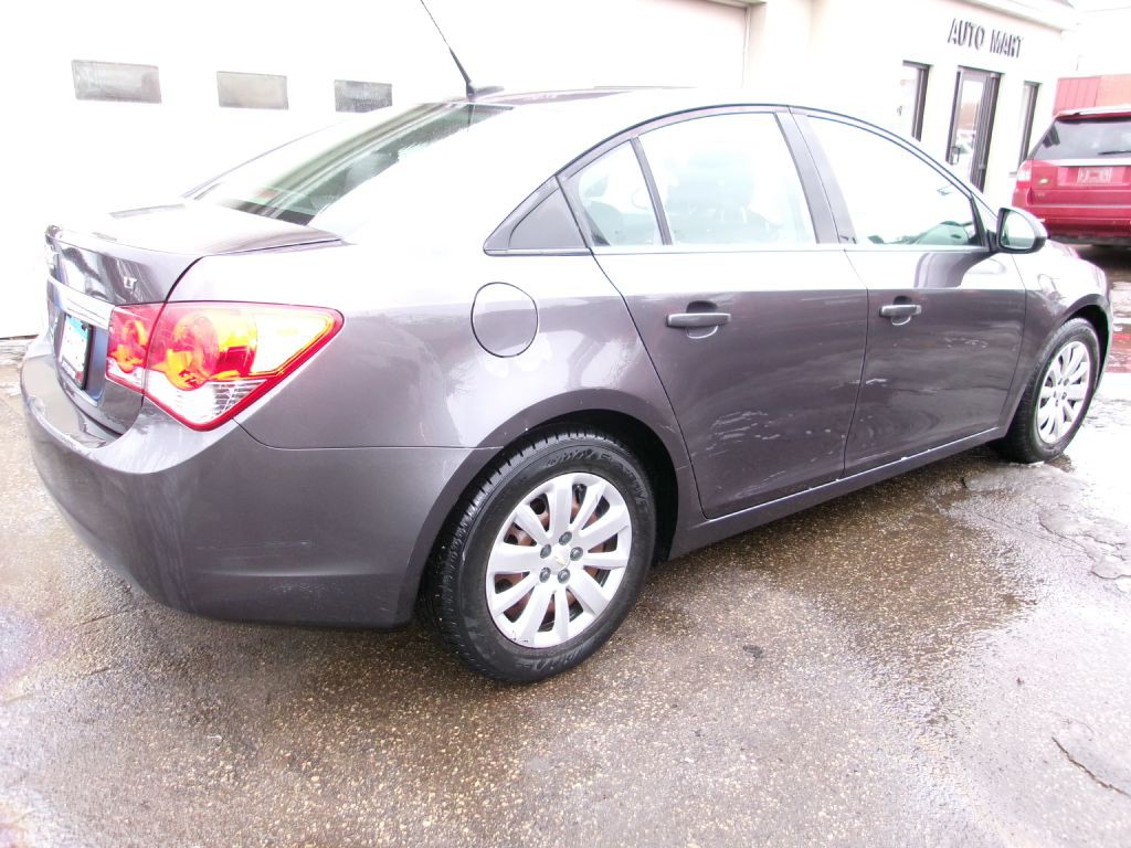 2011 Chevrolet Cruze Image 4