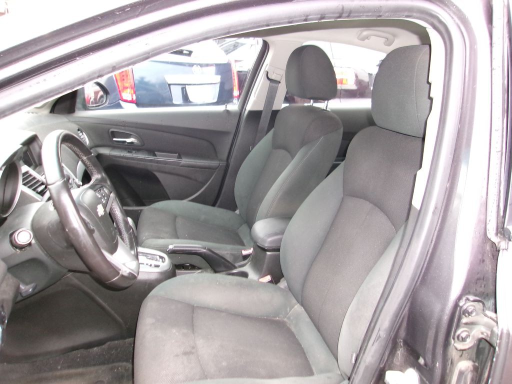 2011 Chevrolet Cruze Image 6