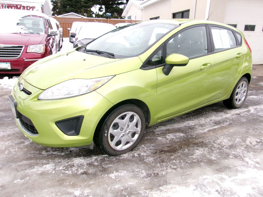 2012 Ford Fiesta Image 2