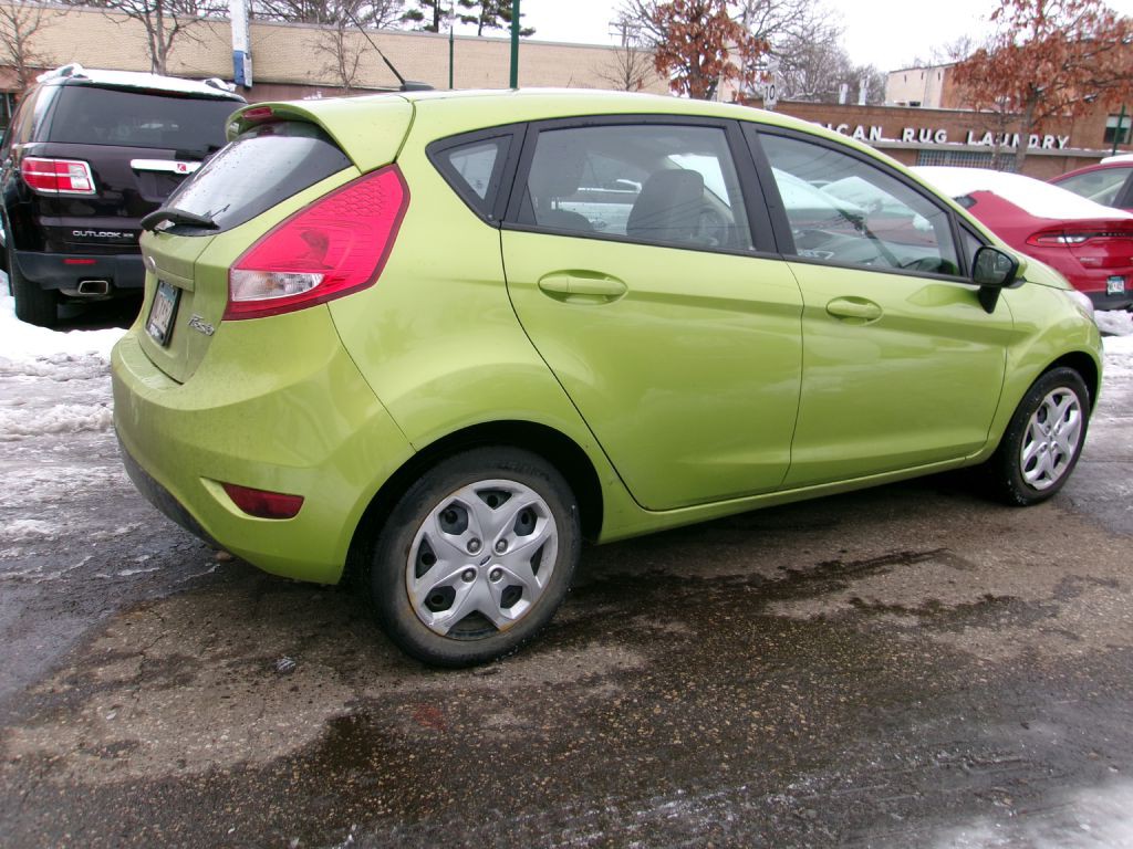 2012 Ford Fiesta Image 4