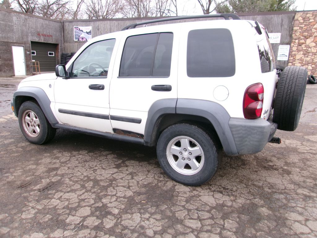 2007 Jeep Liberty Image 3