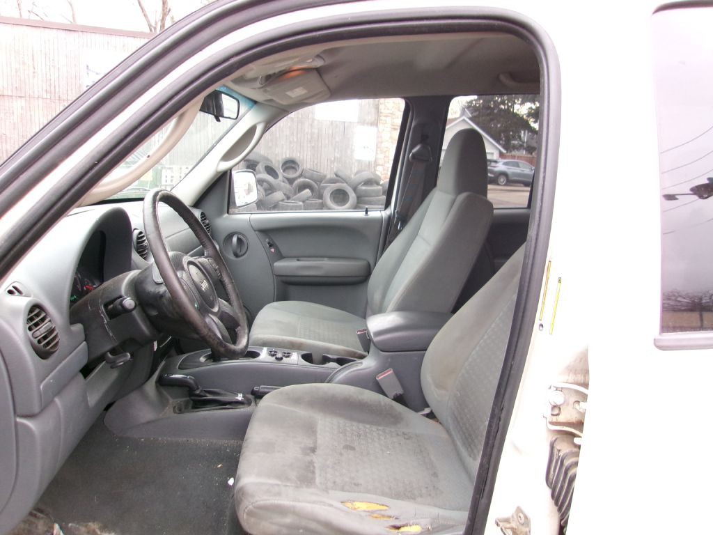 2007 Jeep Liberty Image 6