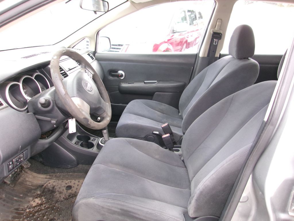 2009 Nissan Versa Image 6