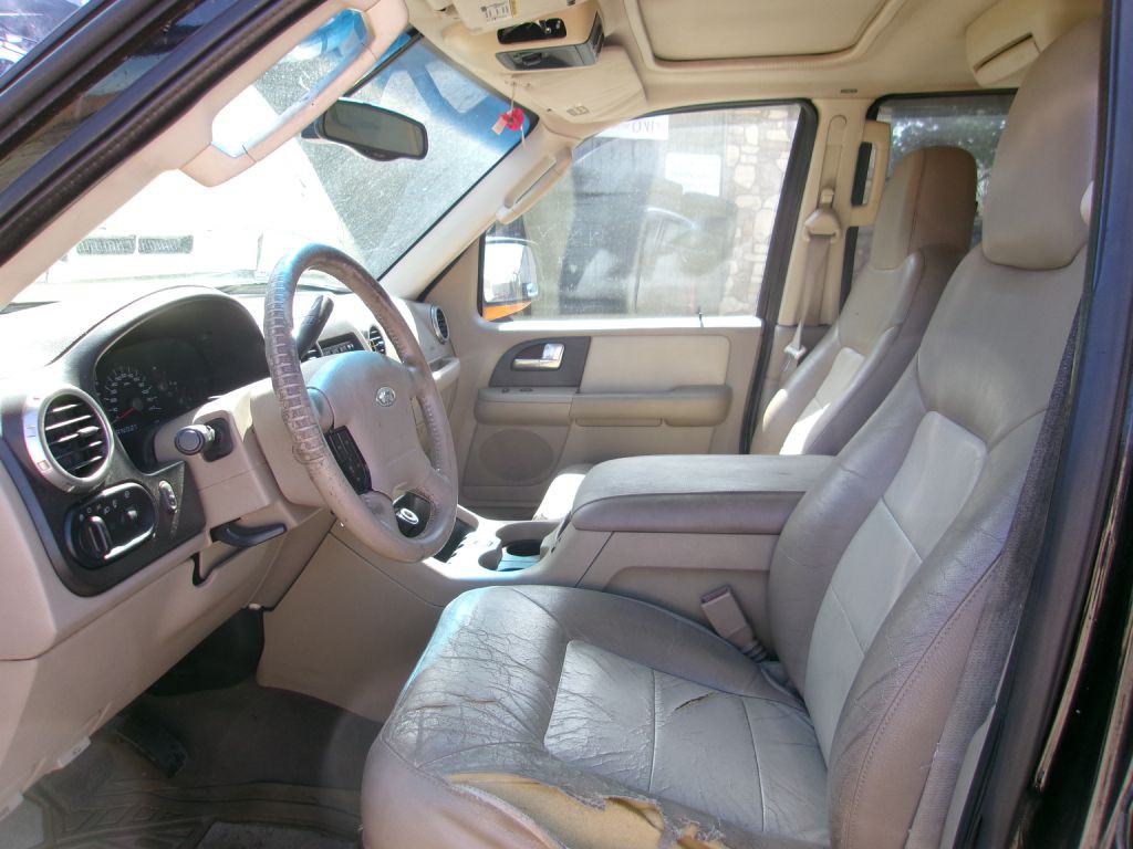 2003 Ford Expedition Image 6