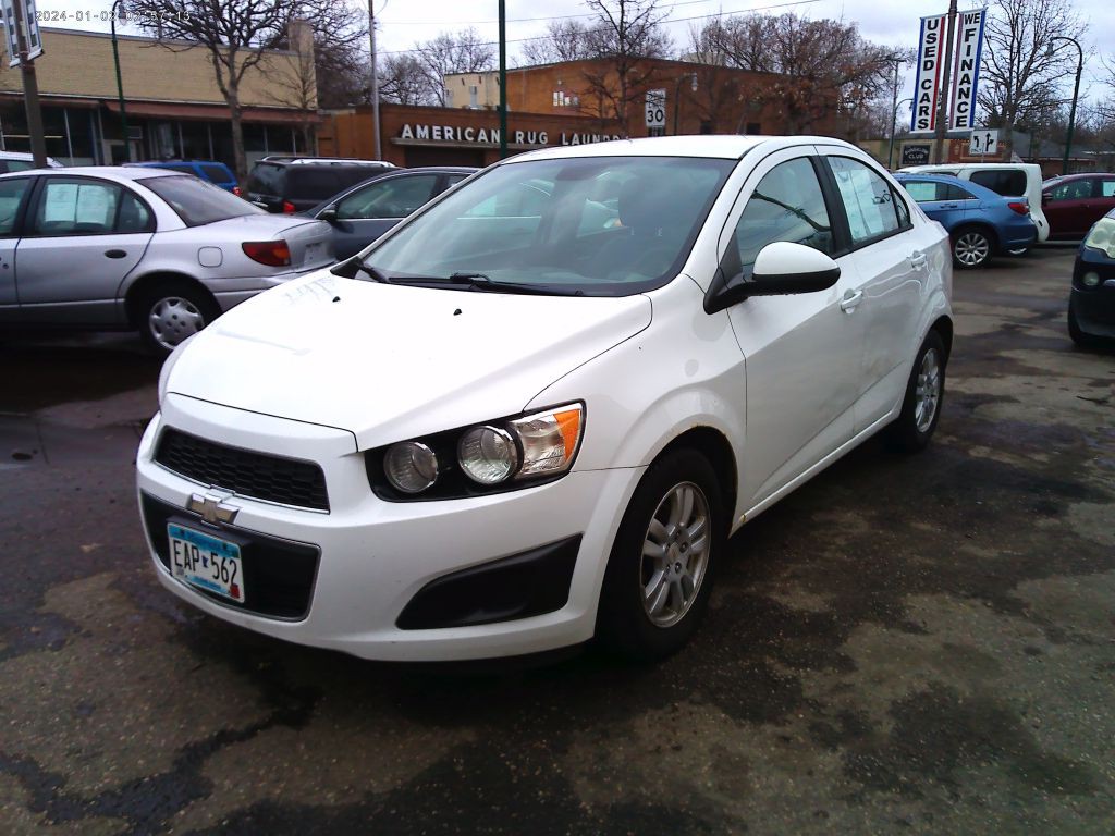 2012 Chevrolet Sonic Image 2