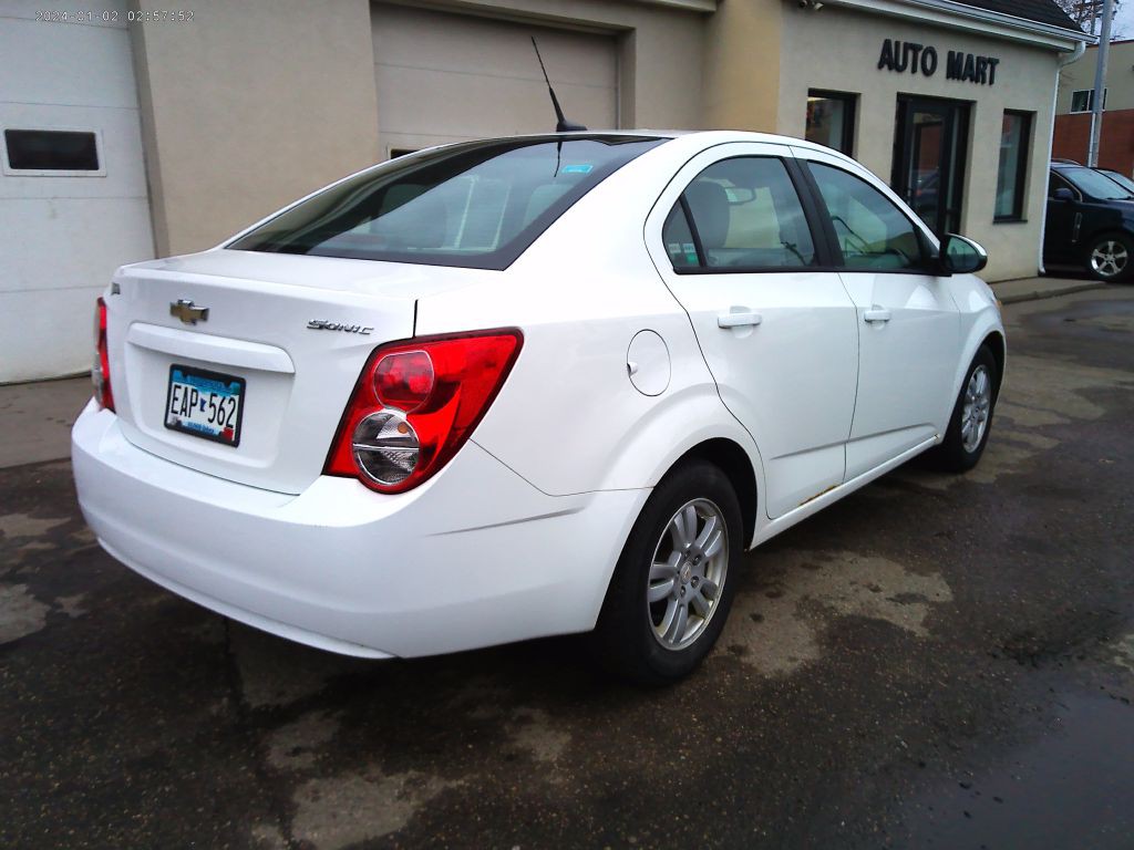 2012 Chevrolet Sonic Image 3