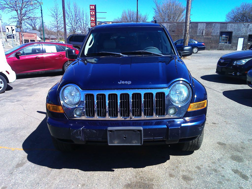 2006 Jeep Liberty Image 3