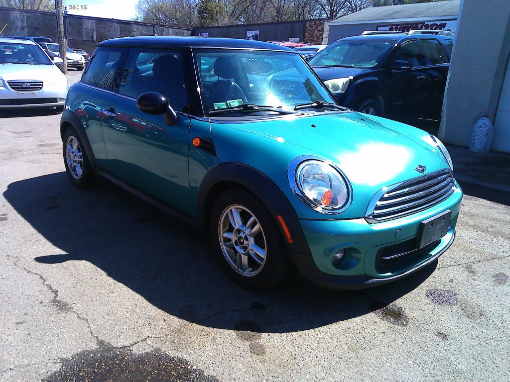 2012 MINI Cooper Image 2