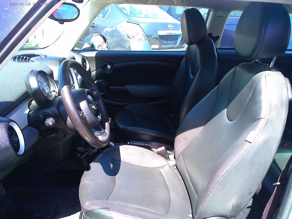 2012 MINI Cooper Image 6