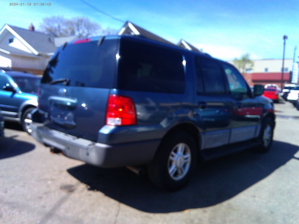 2004 Ford Expedition Image 5
