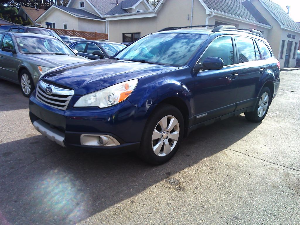 2011 Subaru Outback Image 1