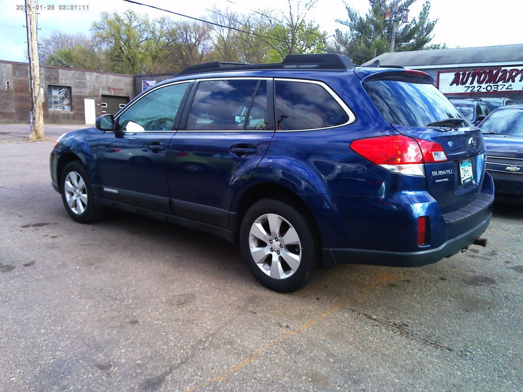 2011 Subaru Outback Image 4