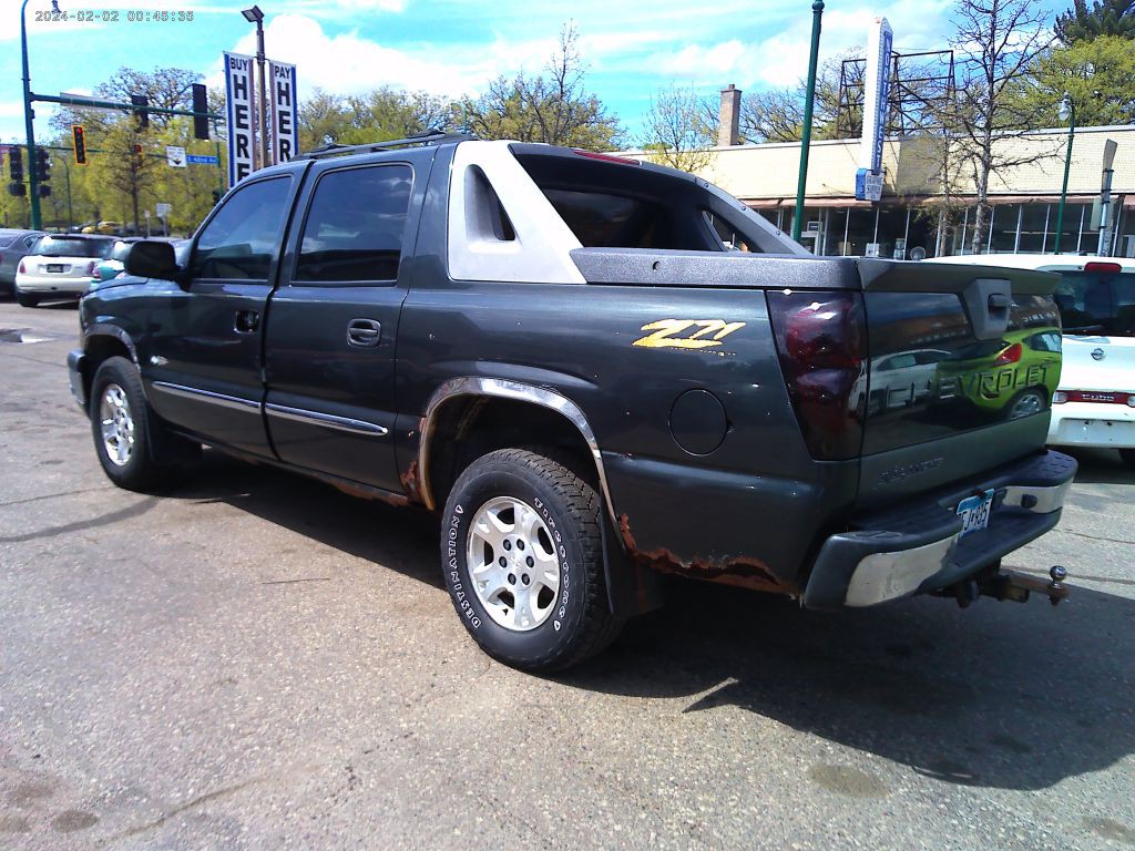 2004 Chevrolet Avalanche Image 4