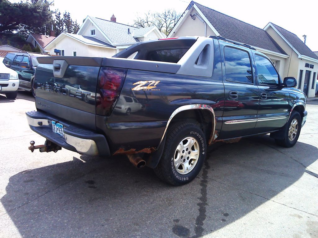 2004 Chevrolet Avalanche Image 5