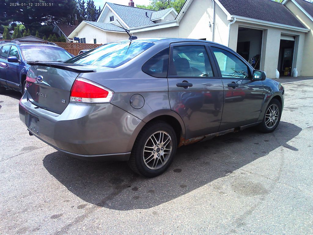 2011 Ford Focus Image 4