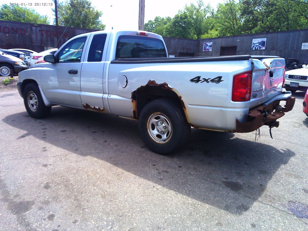 2005 Dodge Dakota Image 4