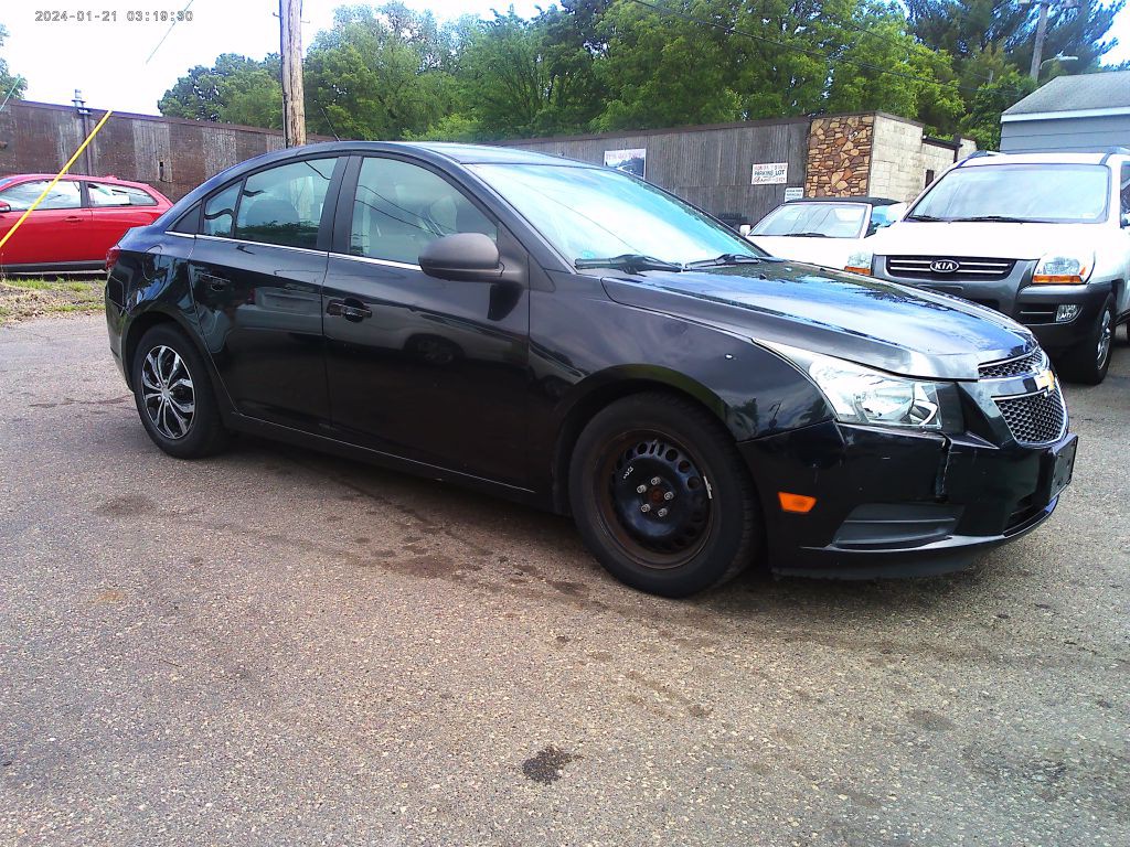 2012 Chevrolet Cruze Image 1