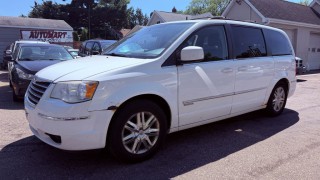 Image for 2010 Chrysler Town & Country Touring ID: 7539384