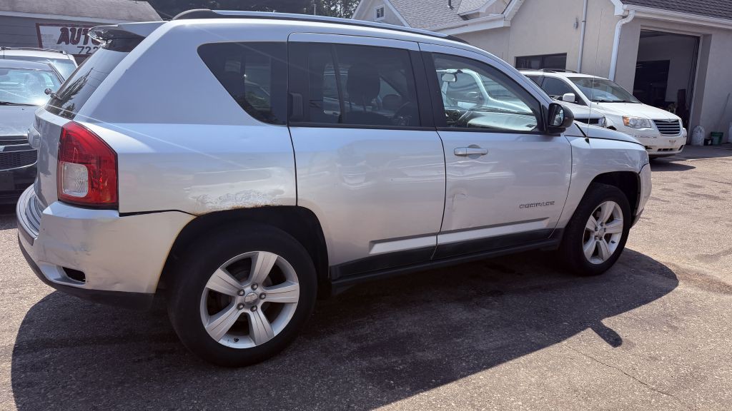 2011 Jeep Compass Image 4