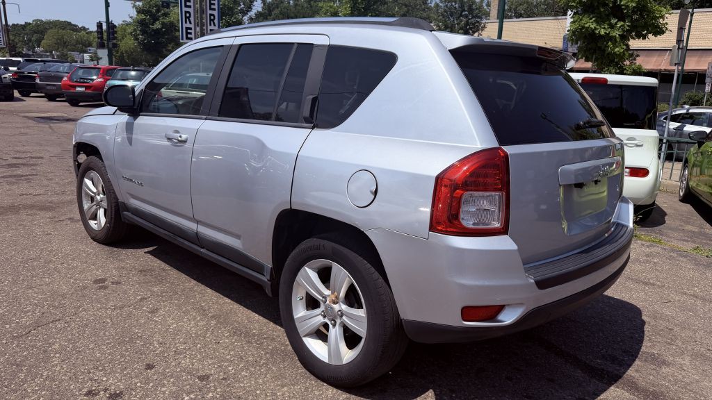 2011 Jeep Compass Image 5