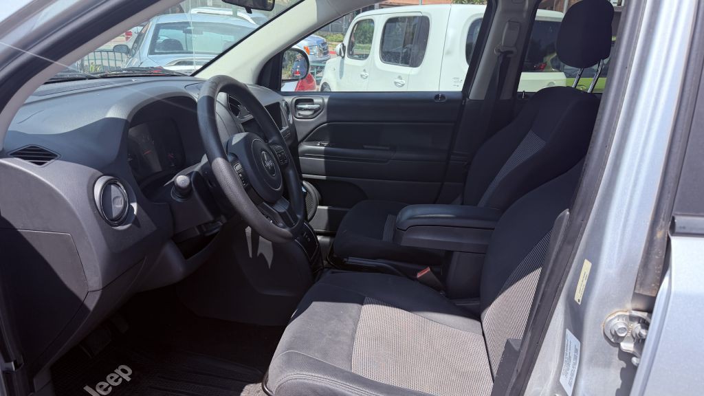 2011 Jeep Compass Image 6