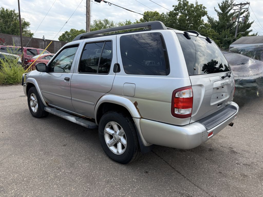 2003 Nissan Pathfinder Image 4