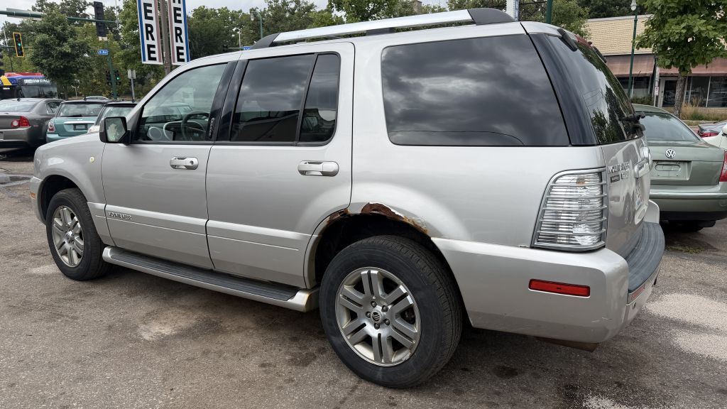 2008 Mercury Mountaineer Image 4