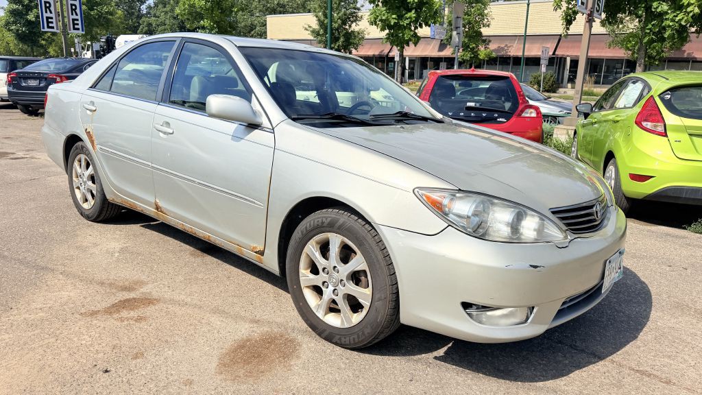 2005 Toyota Camry Image 1