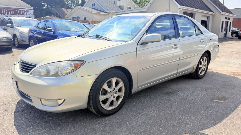 2005 Toyota Camry Image 2