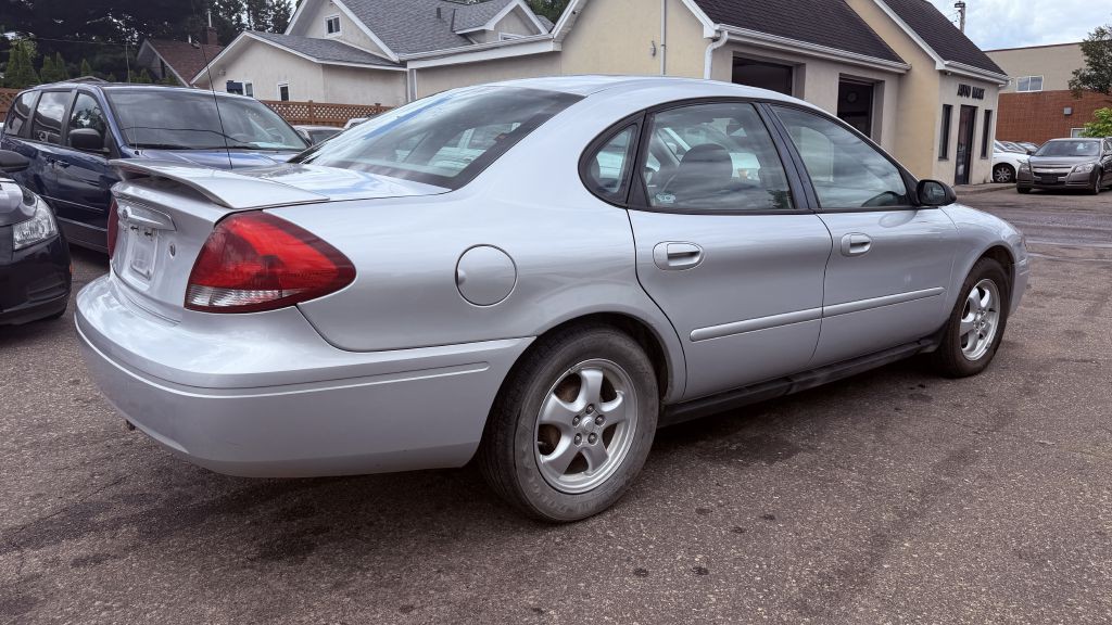 2005 Ford Taurus Image 3