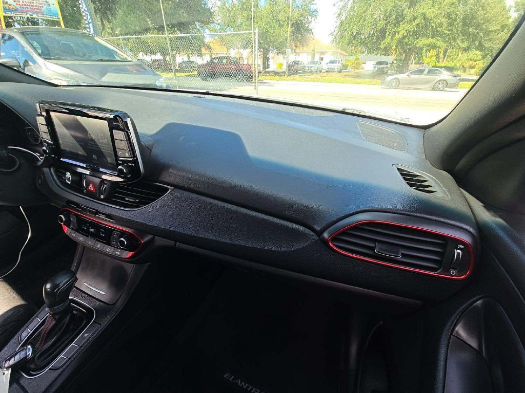 2018 Hyundai Elantra Image 6