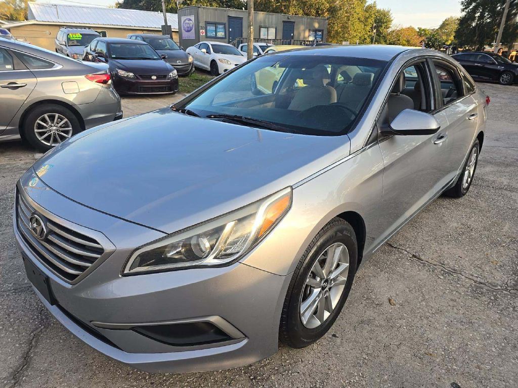 2017 Hyundai Sonata Image 2